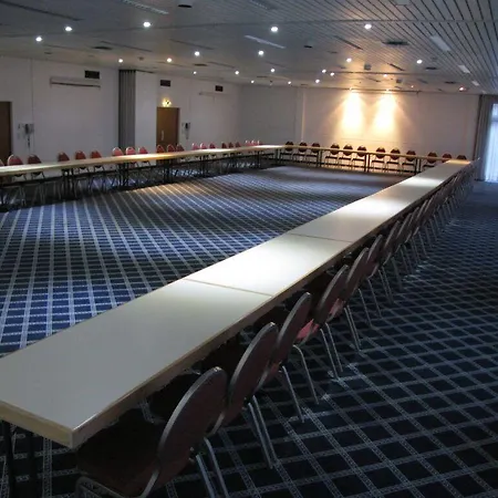 فندق Montana Parkhotel 3*