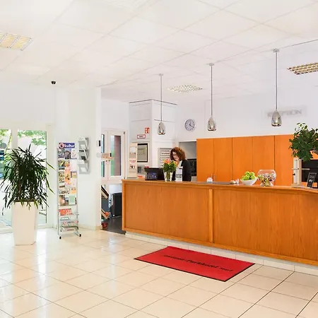 Montana Parkhotel مارل